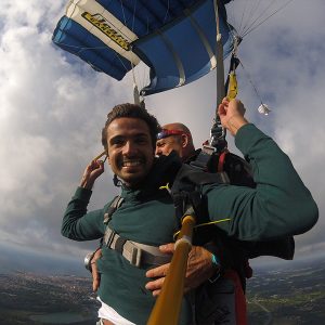 Saut en tandem sans option à Biarritz avec Air evasion Biarritz Parachutisme